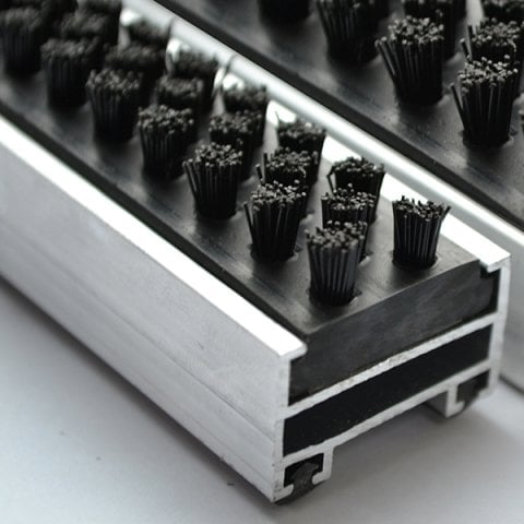 FIRÇA ÜST YÜZEYLİ ALÜMİNYUM PASPAS KF09